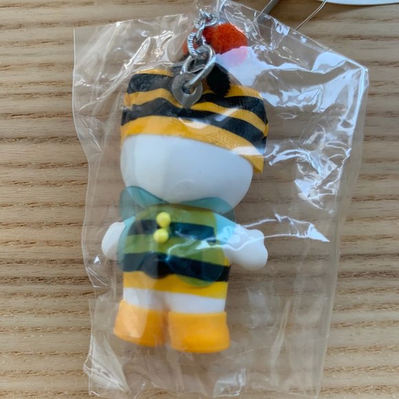 VINTAGE 1998 HELLO KITTY BEE CHARM / KEYCHAIN - Picture 5 of 5